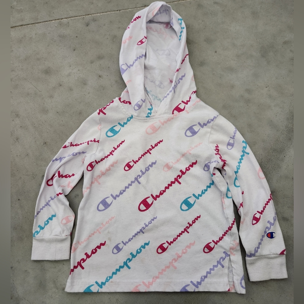 Champion outfit - Picture 6 of 8